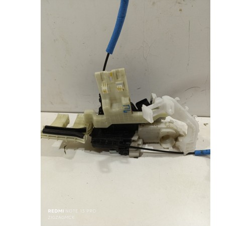 Замок двери передний левый