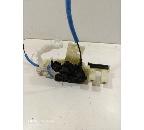 Замок двери передний левый