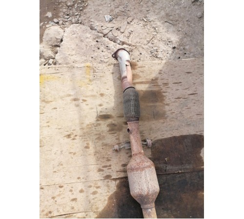 Труба глушителя средняя часть с катализатором