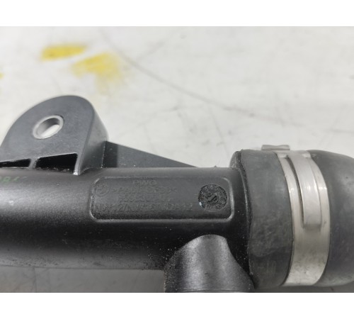 Патрубок системы охлаждения с сапуном