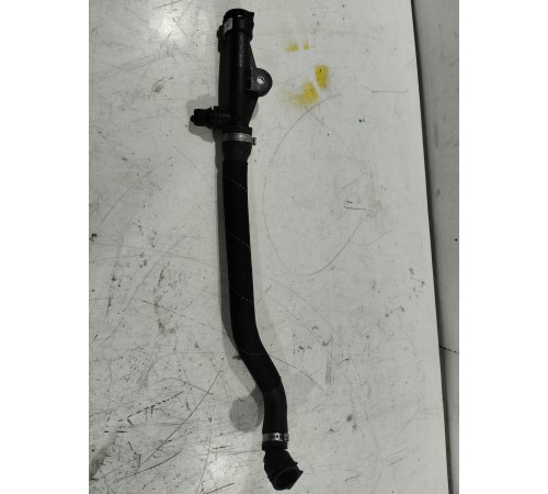 Патрубок системы охлаждения с сапуном