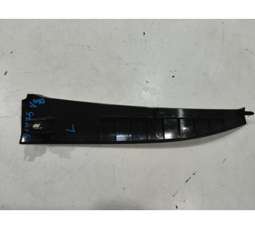 Обшивка передней стойки (левая)