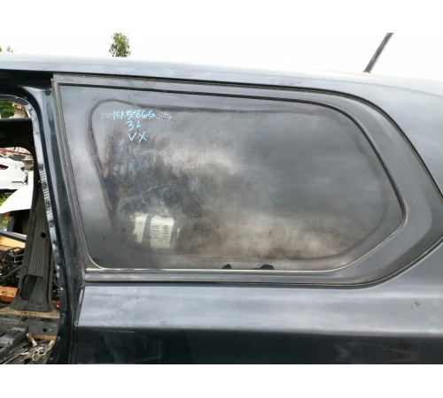 Стекло глухое заднее левое, форточка