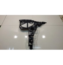 Кронштейн заднего бампера (правый)