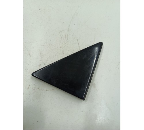 Накладка крышки багажника (уголок)