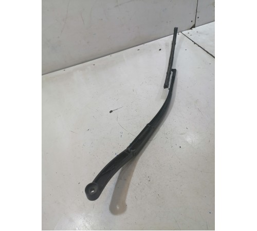 Поводок стеклоочистителя правый