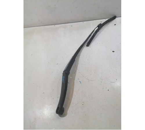 Поводок стеклоочистителя правый