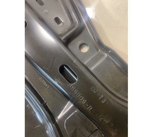 Кронштейн заднего сиденья (правый)