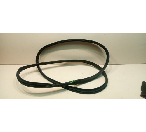 Уплотнитель двери передней правой