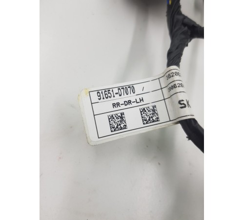 Электропроводка двери задняя левая