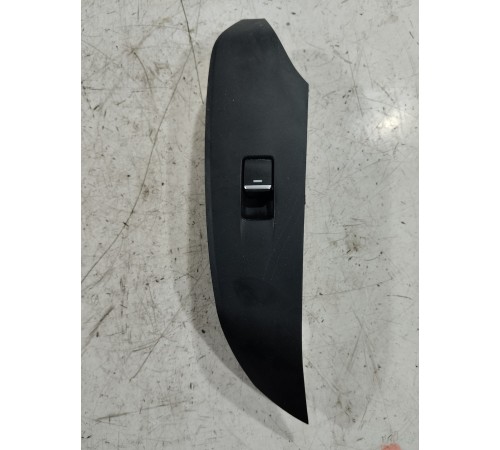 Кнопка стеклоподъёмника передняя правая