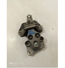 Опора двигателя левая 