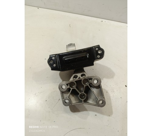 Опора двигателя левая 