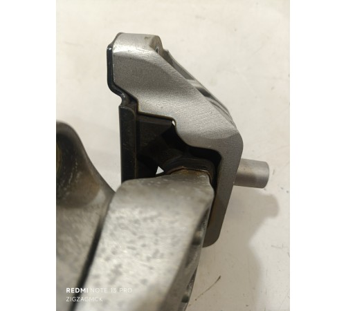 Опора двигателя левая 