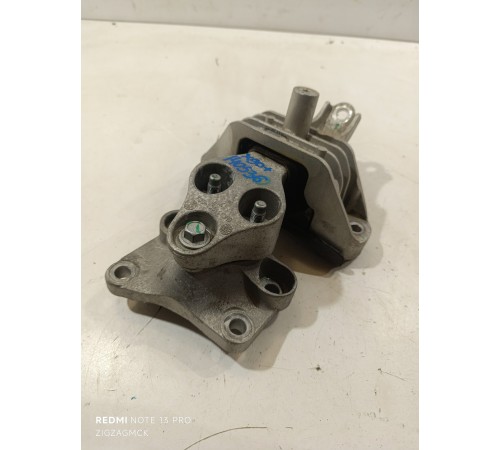 Опора двигателя левая 