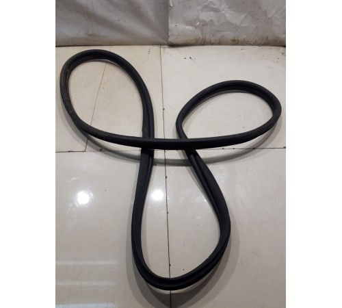 Уплотнитель двери (задний, левый)