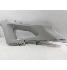 Обшивка задней стойки правая верхняя