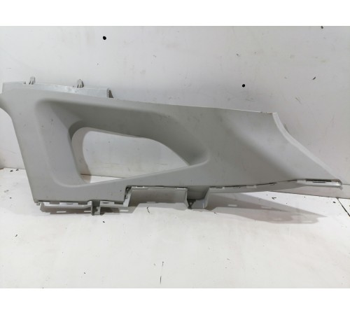 Обшивка задней стойки правая верхняя