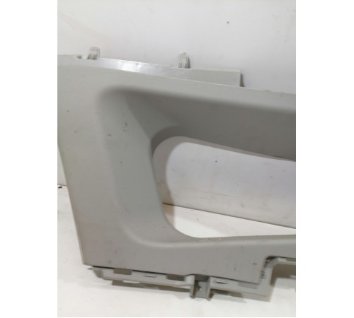 Обшивка задней стойки правая верхняя