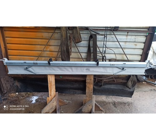 Шторка солнцезащитная лобового стекла