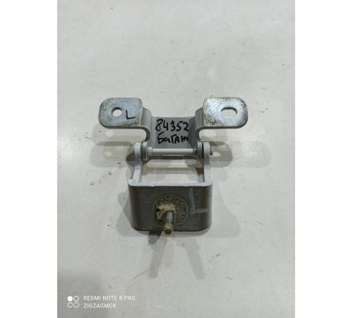 Петля багажника левая