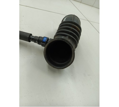 Патрубок воздушного фильтра