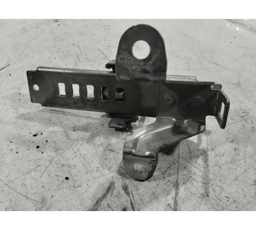 Механизм регулировки ремня по высоте задний левый