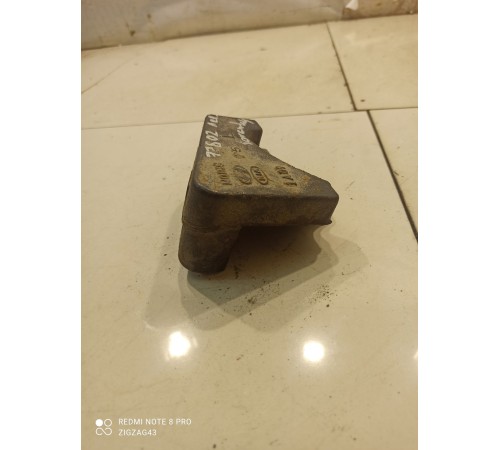 Крепеж(крепление)задний левый