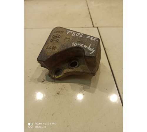 Крепеж(крепление)задний левый