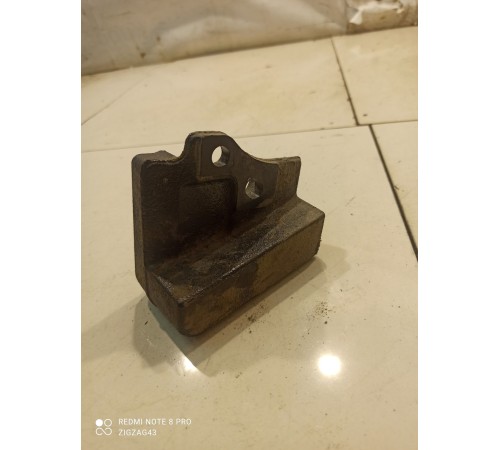 Крепеж(крепление)задний левый