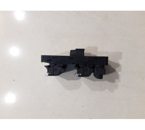 Блок управления стеклоподъемниками (передний левый)