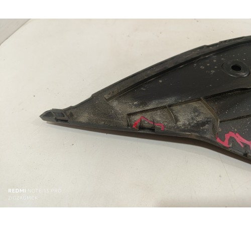 Накладка замка капота