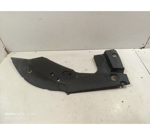 Накладка замка капота