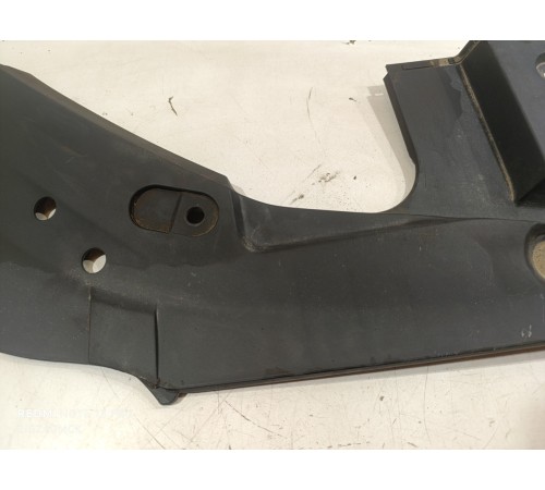 Накладка замка капота