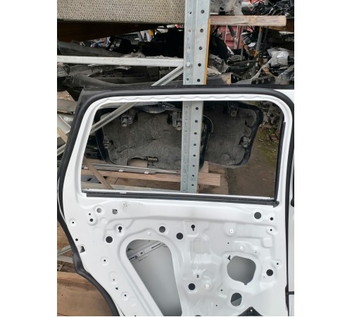 Дверь задняя левая