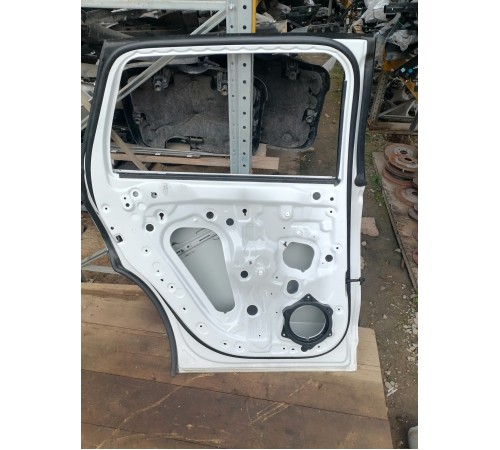Дверь задняя левая