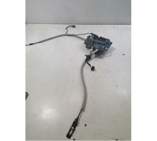 Замок двери передний левый