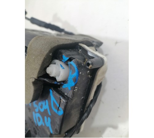 Замок двери передний левый