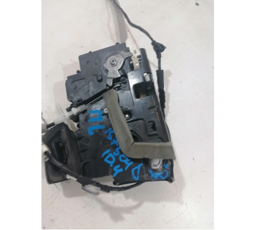 Замок двери передний левый