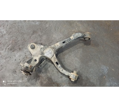 Кулак поворотный(задний правый)