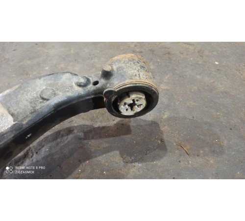 Кулак поворотный(задний правый)