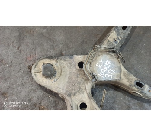 Кулак поворотный(задний правый)