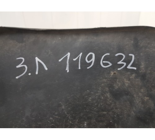 Брызговик задний левый