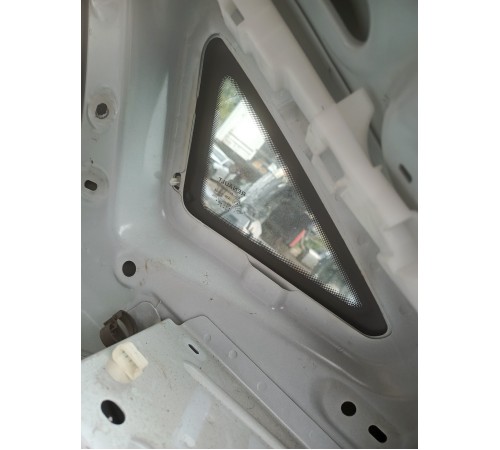 Глухое стекло заднее правое