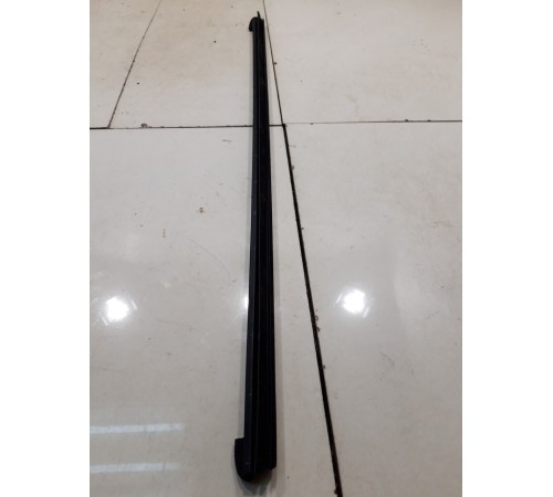 Уплотнитель стекла (передний, правый)