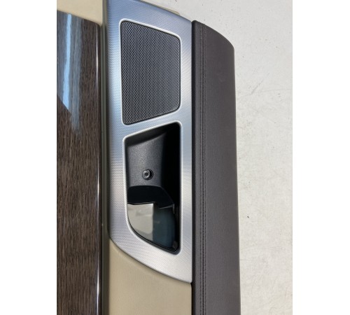 Обшивка двери (задняя, правая)