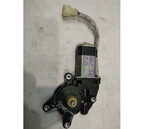 Моторчик стеклоподъемника задний