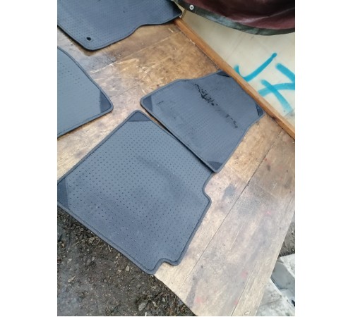 Комплект ковриков салона