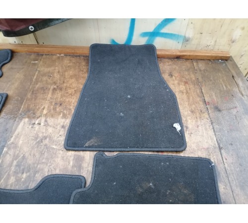 Комплект ковриков салона