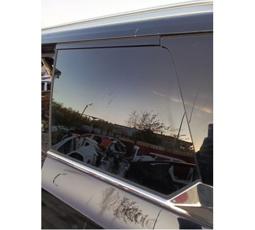 Глухое стекло заднее левое